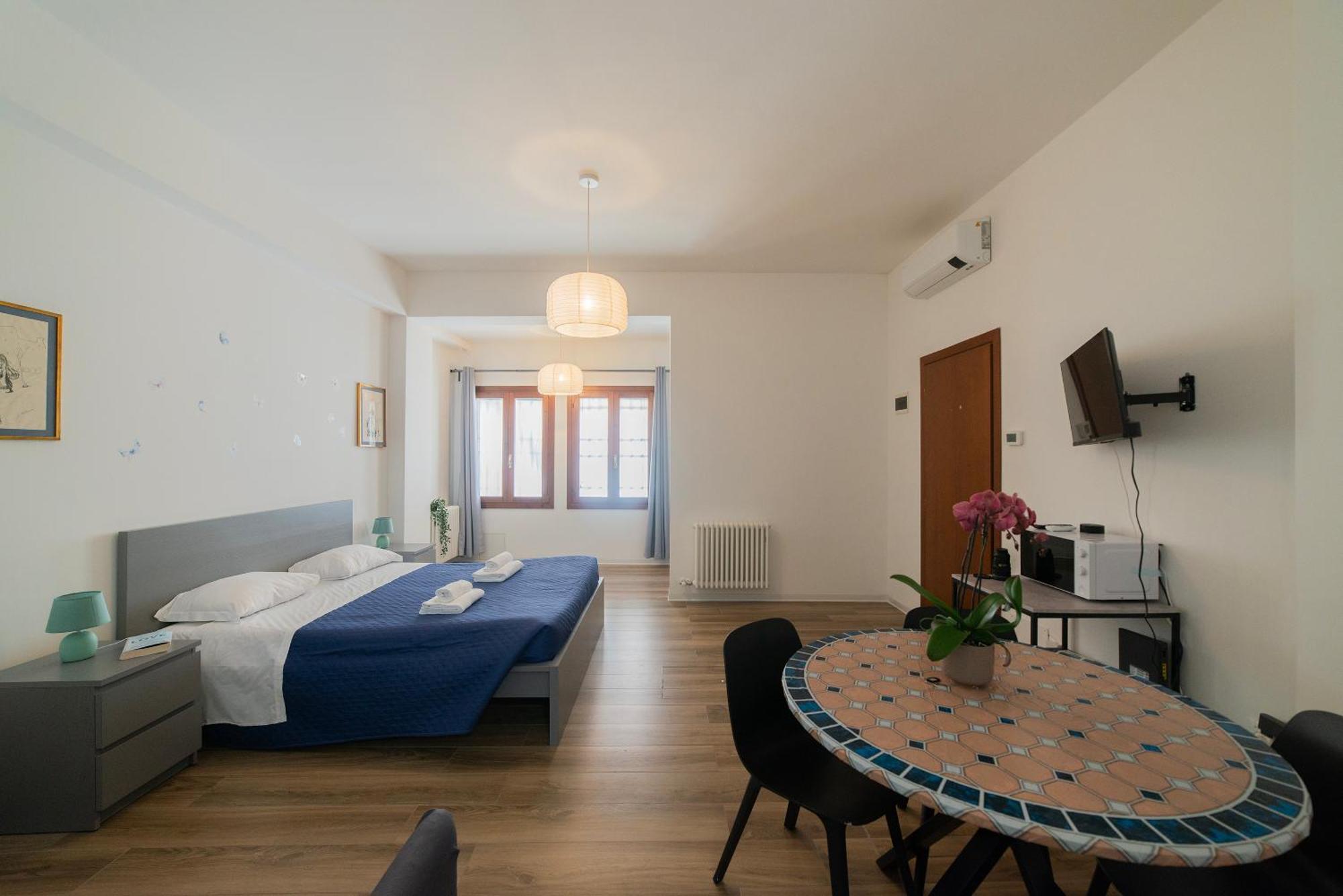 Twin Grande, Grazioso Pied-A-Terre A Venezia Apartment Bagian luar foto